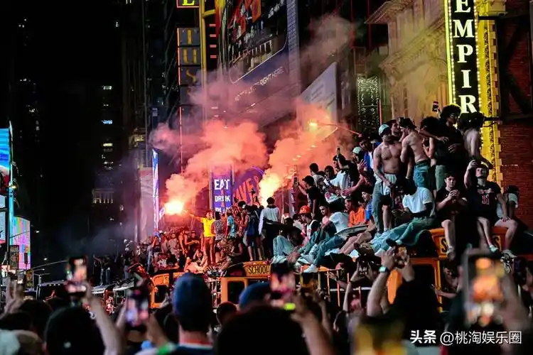 纽约疯狂新高度:世界杯与尼克斯夺冠游行双线引爆,篮球盛事如何改写城市基因?